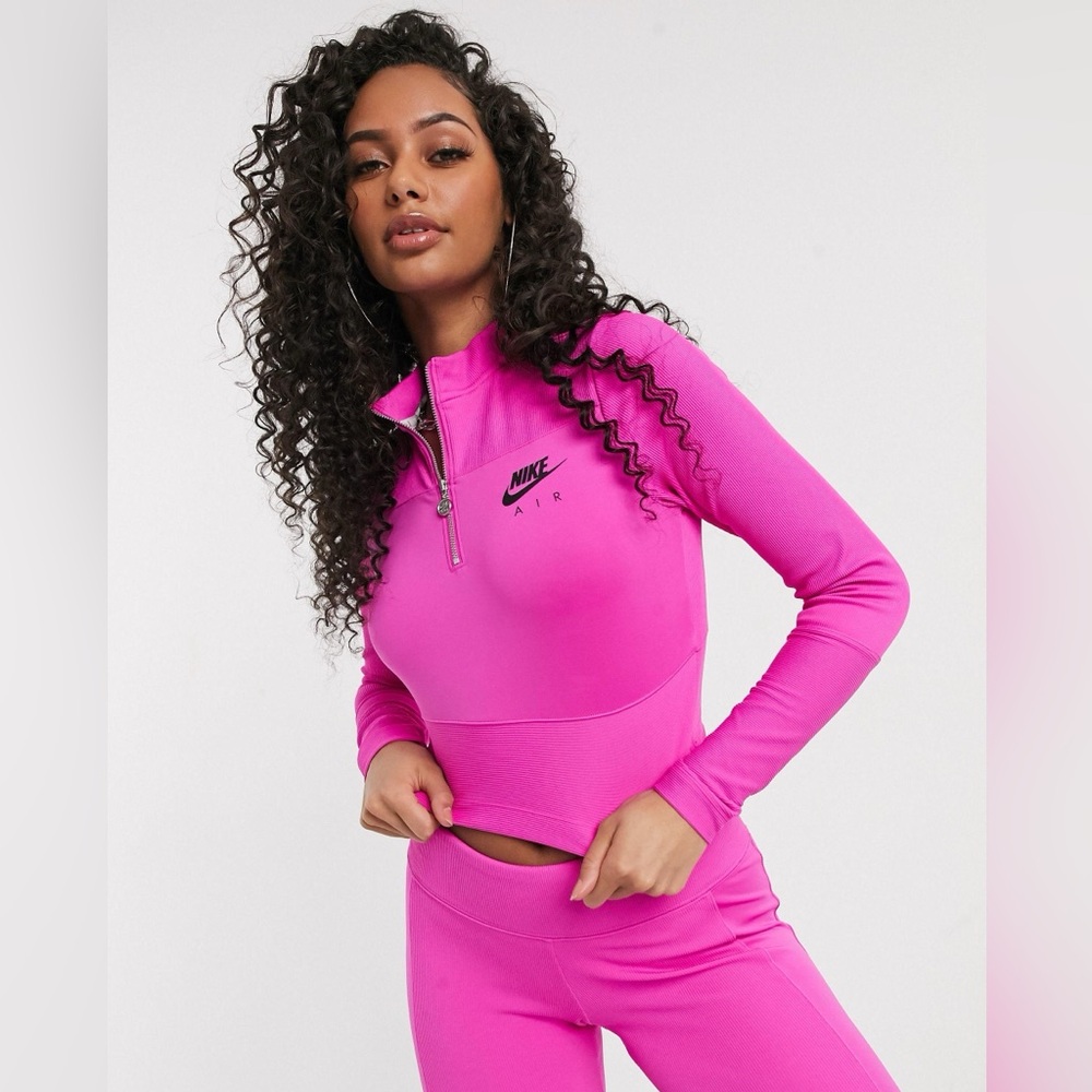 Nike Air Ribbed High Neck Pink Long Sleeve
Top Fire Pink Size S
